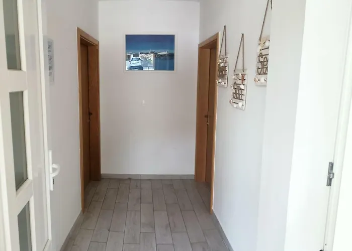 Nada Кленовица